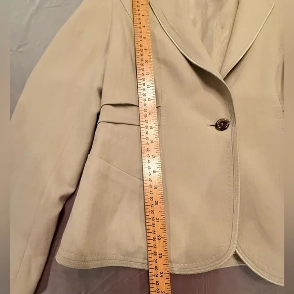 Escada Linen Cream Pleat back Blazer/Jacket Size 44/XL MSRP $325 - Picture 5 of 15